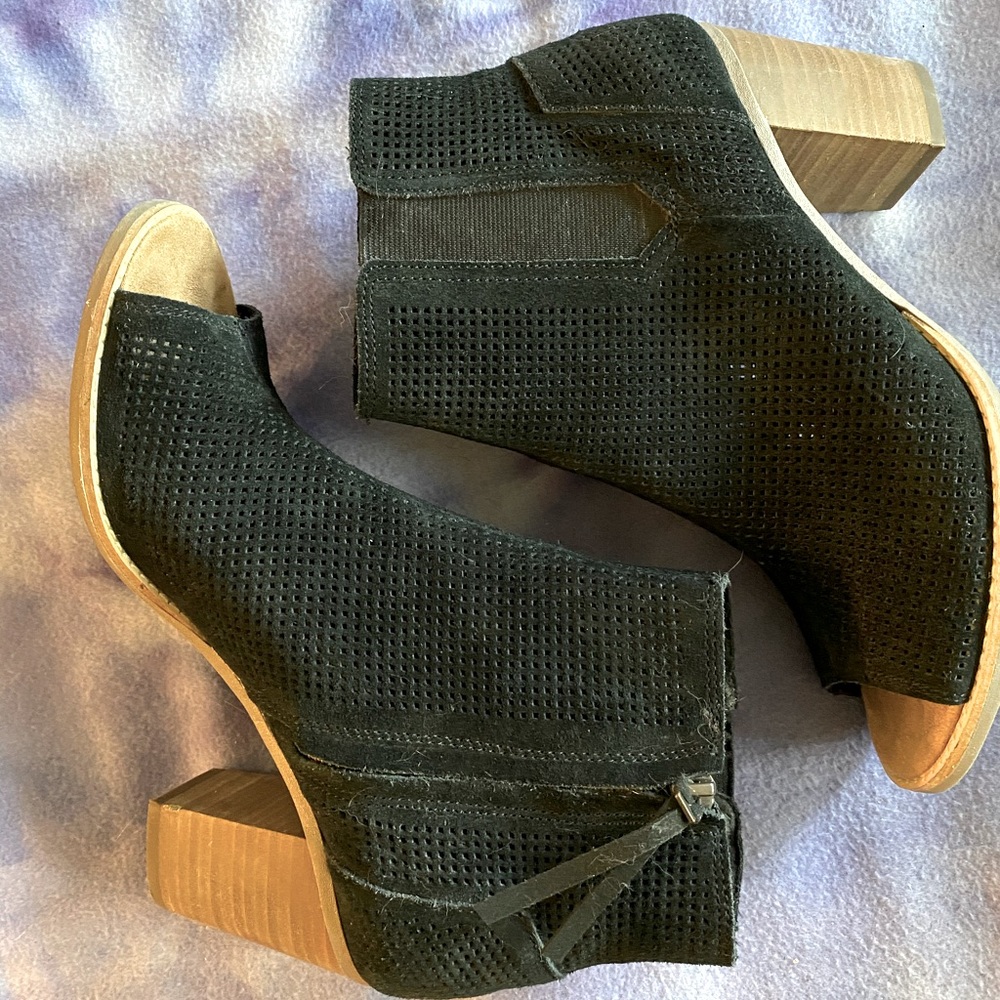 TOMS Majorca ankle booties